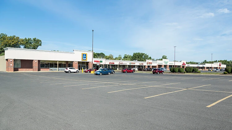 Glenn's Crossing Plaza Retail Space