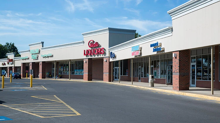 Glenn's Crossing Plaza Retail Space